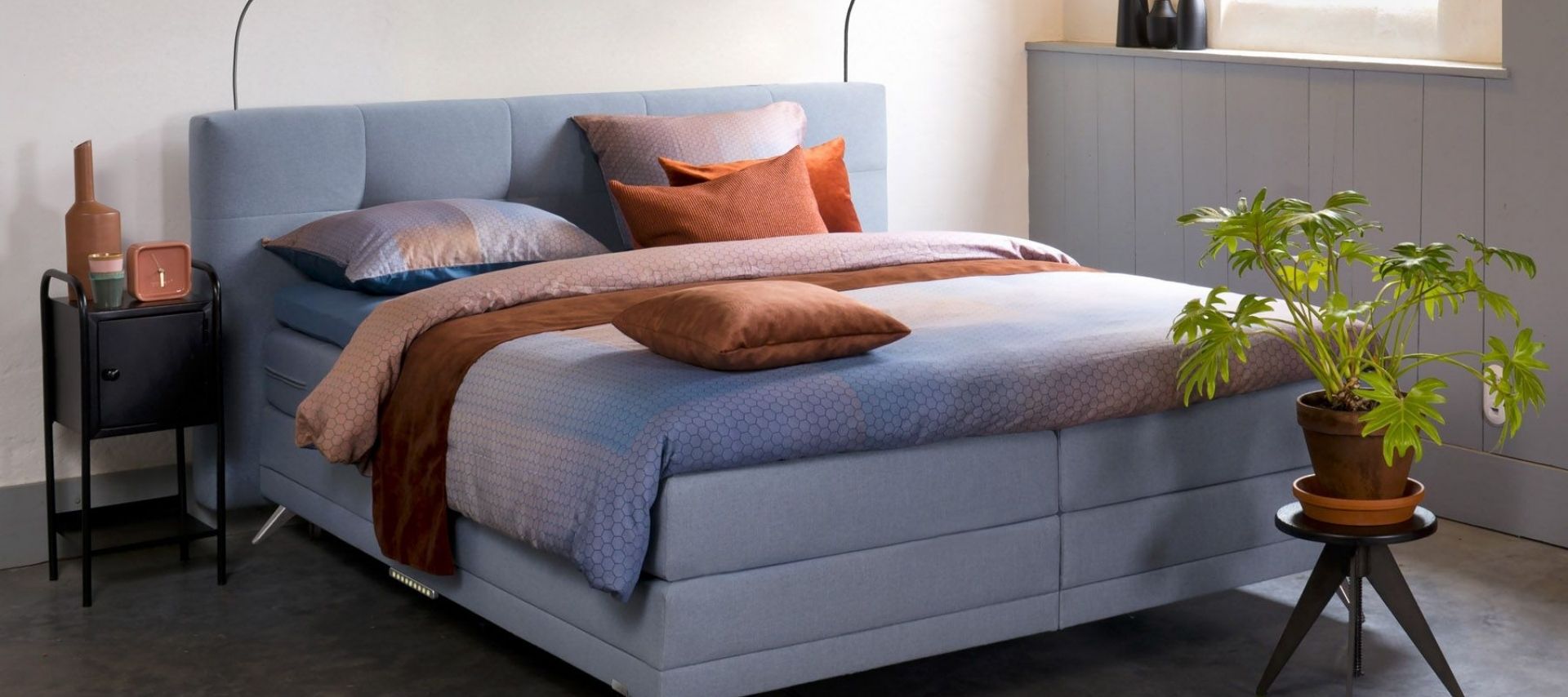 Boxspring Avek lichtblauw